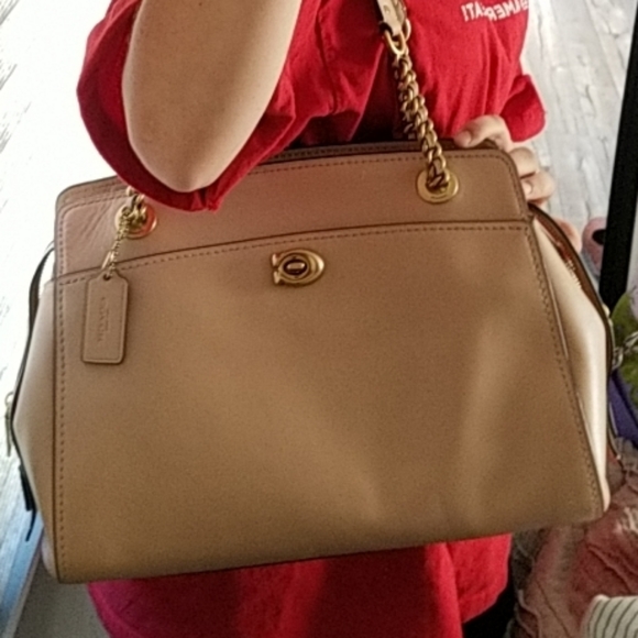 Big tan leather  COACH Bag ❤SALE❤ - Picture 2 of 16